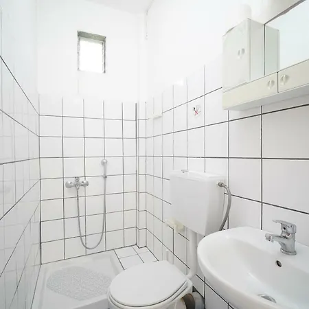 Vaitsa House * Kinira